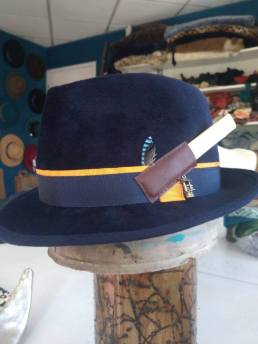 chapeau